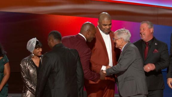 NFL Hall of Fame: Dick Vermeil, Sam Mills and Art McNally formally