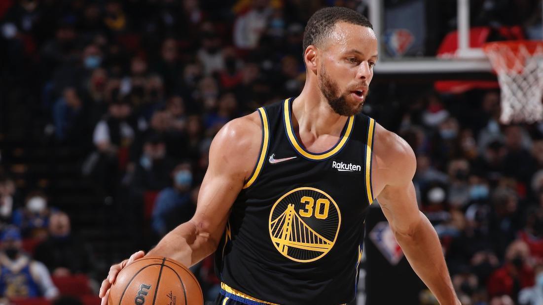 Curry, Warriors return from All-Star break to rout Blazers