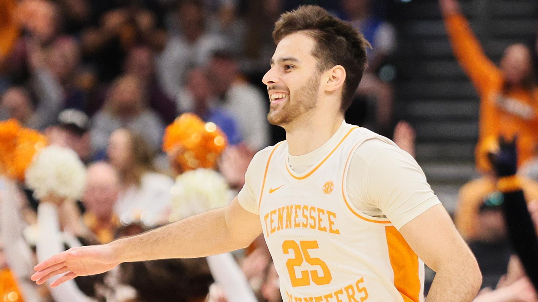Vols Basketball: Kennedy Chandler dazzles in Tennessee debut