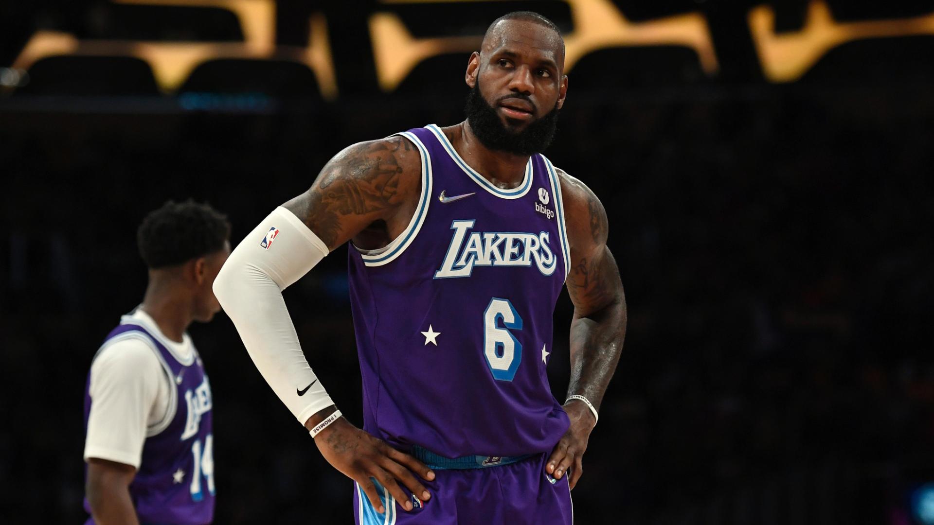 LeBron misses everything on game-tying attempt as Lakers drop to Pelicans