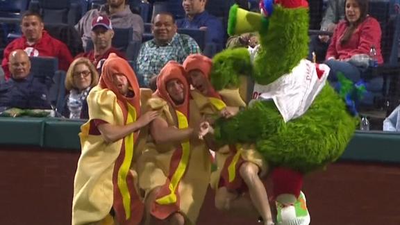 Phillies fan injured by Phanatic's flying hot dog - 6abc Philadelphia