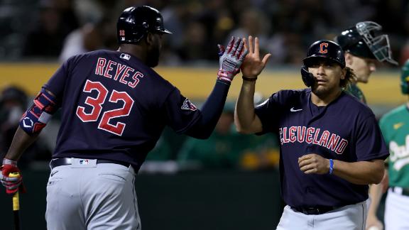 Giménez hits slam, Naylor homers as Guardians beat A's 9-8