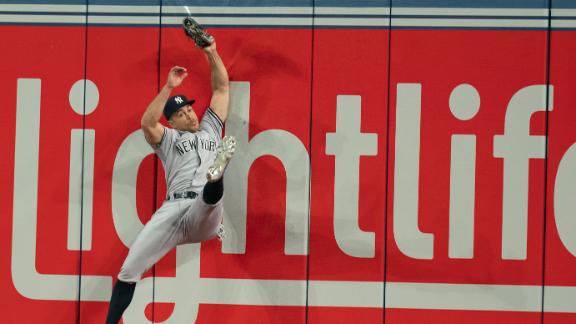 Torres Hit In 9th Yanks Win 10th In Row Beat Blue Jays 3 2 Abc7 New