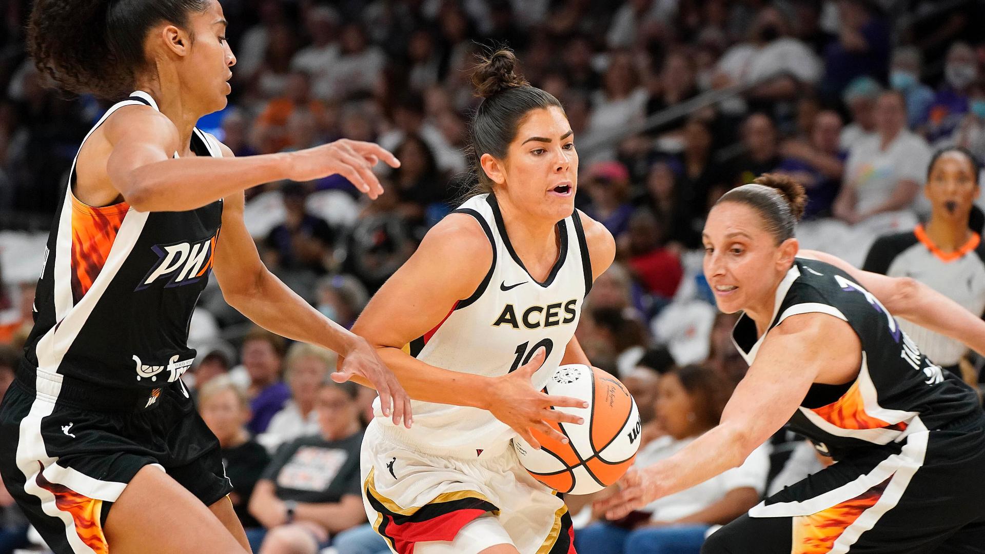 Kelsey Plum speeds to the rack to score