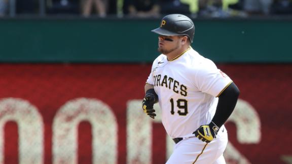 Vogelbach's big homer puts Pirates ahead for good