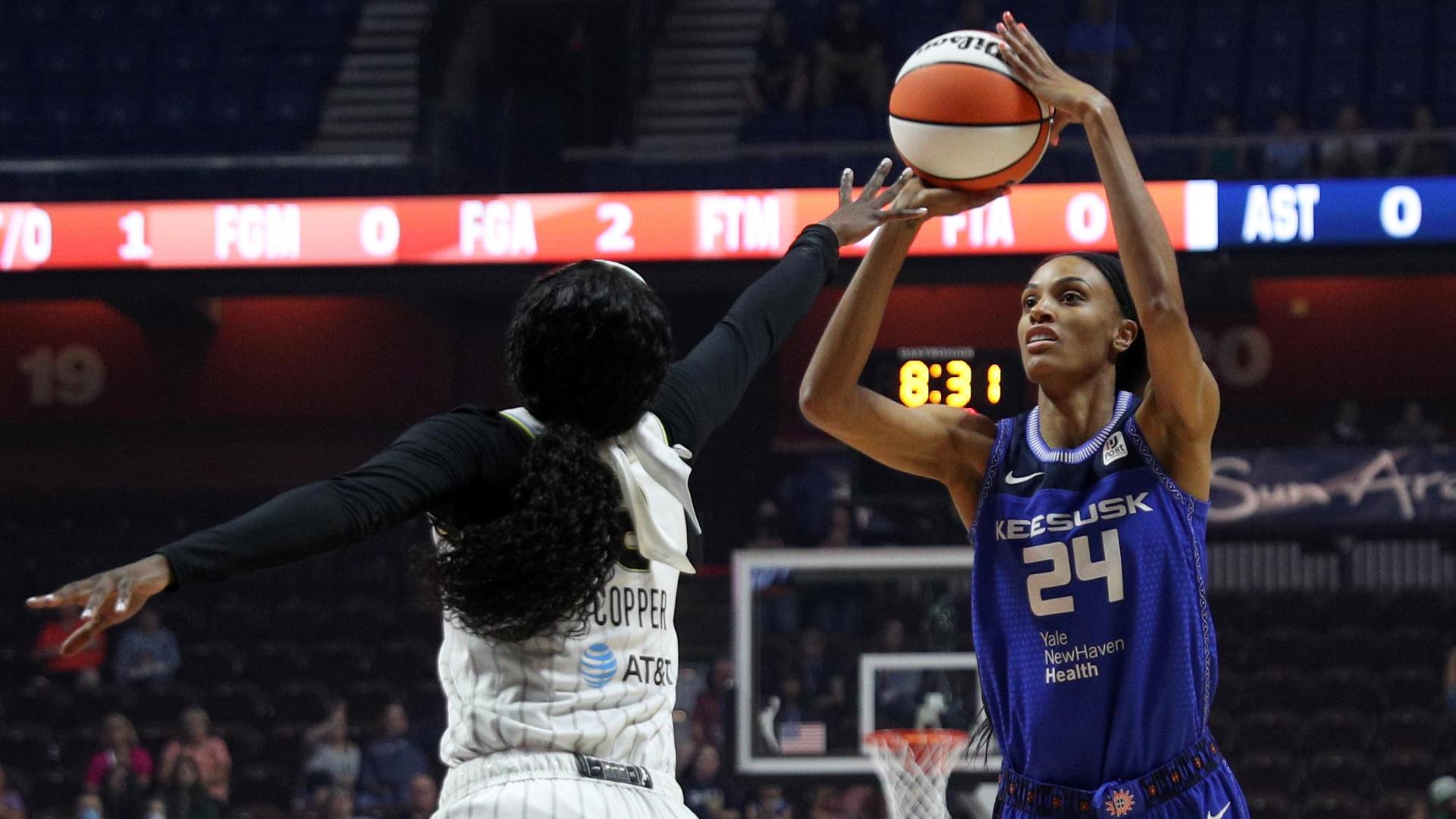 Candace Parker makes WNBA history as Chicago Sky beat Connecticut Sun