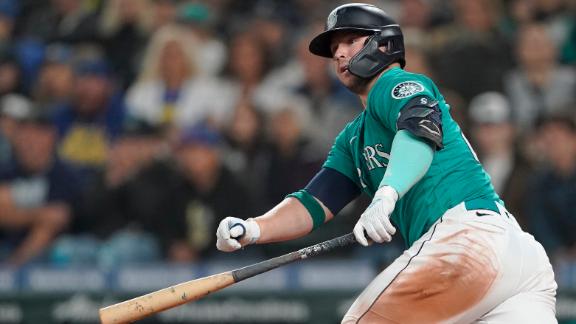 Mariners' Ray loses no-hit bid on ball off his own glove - NBC Sports