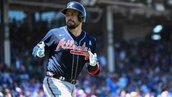 Olson drives in 5 with 2 HRs, including go-ahead shot, as Braves