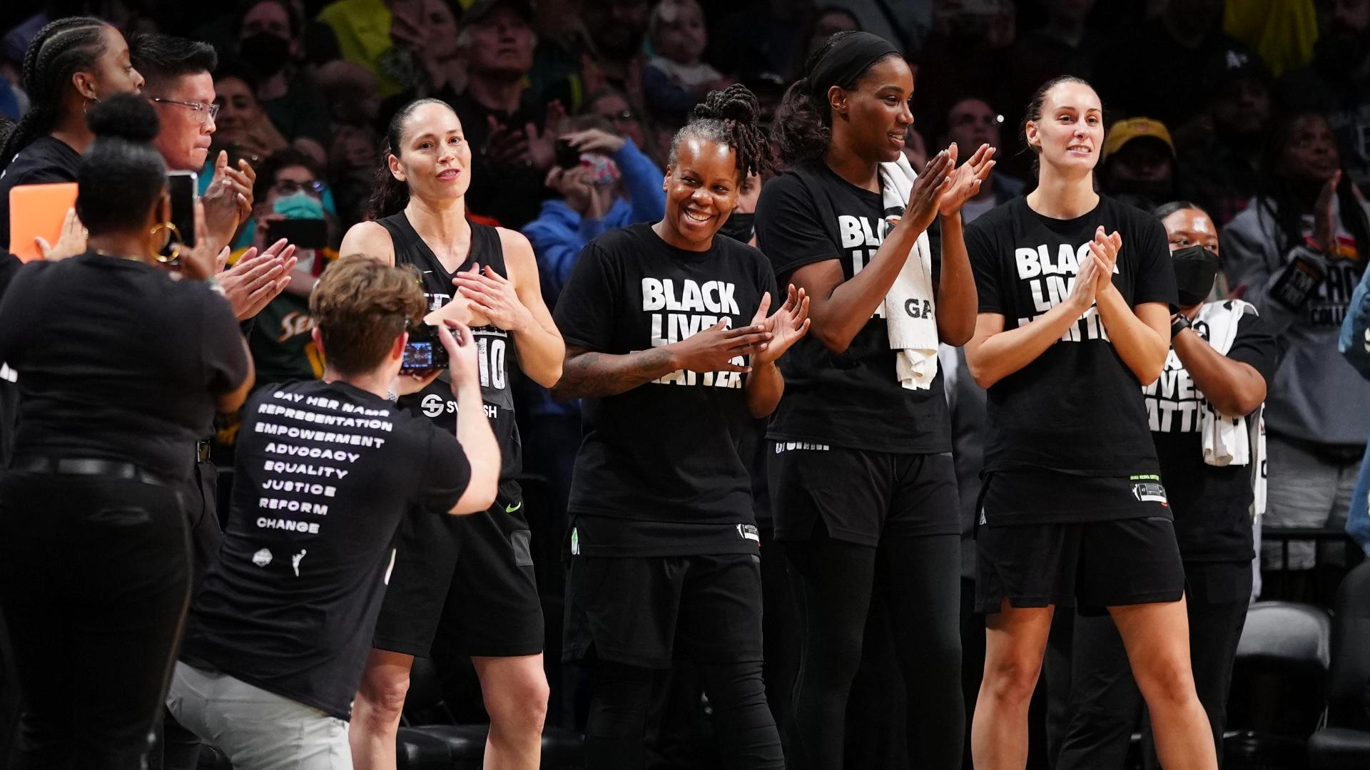 Sue Bird hits dagger 3, then gets ovation in likely last game in N.Y.