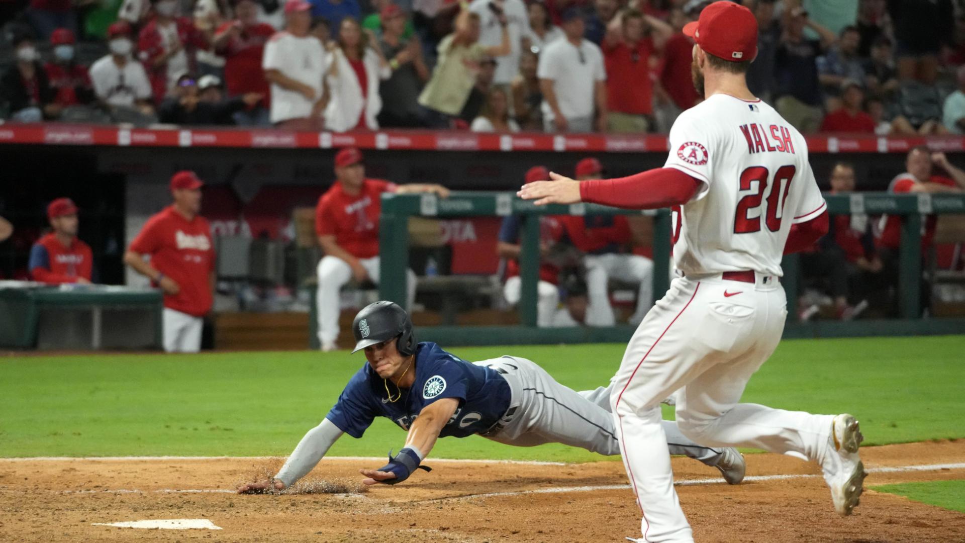 Sam Haggerty starts the chaos on the bases as Mariners score four