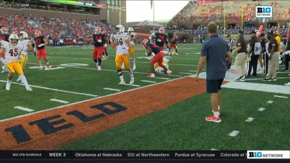 Illini Open 2022 Season with 38-6 Victory over Wyoming