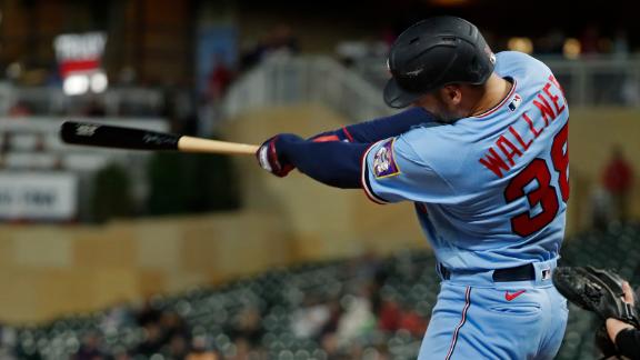 Byron Buxton homers in his first 2 at-bats as the Twins beat Lance