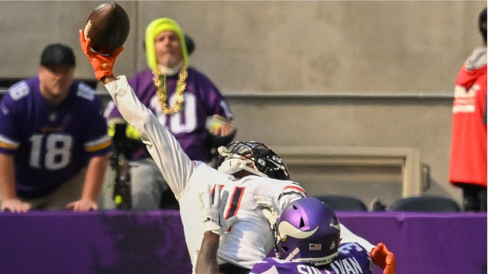 Bears' late rally falls short in 29-22 loss to Vikings.