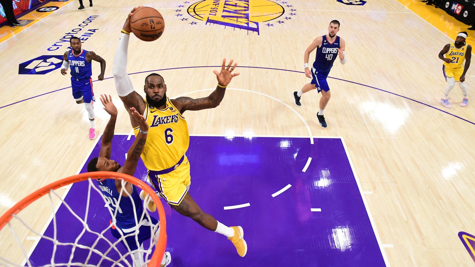 LeBron James enters crisis mode: 0-4 Lakers are worst shooting team in NBA