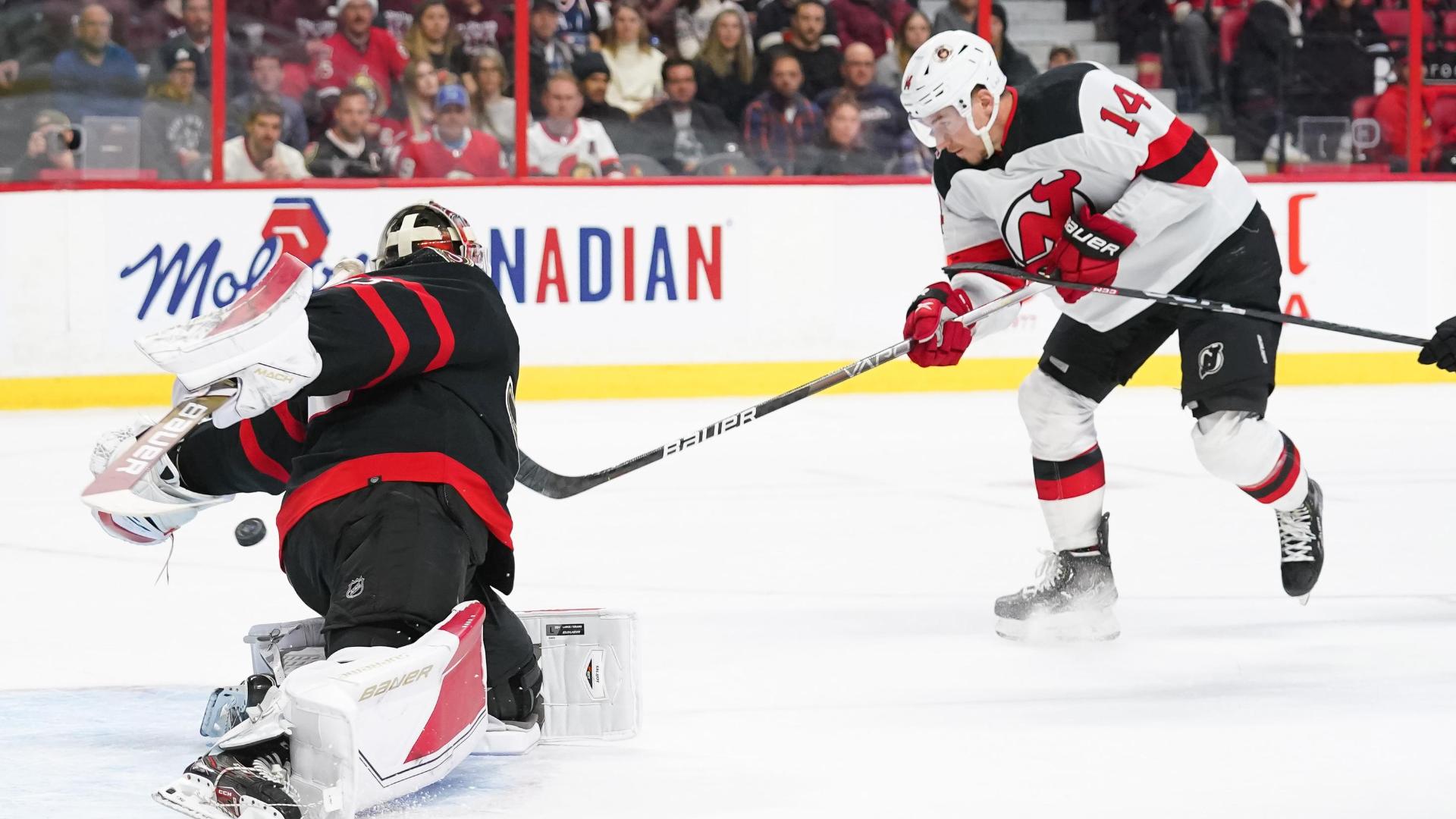 Devils' 13-game win streak halted in 2-1 loss to Maple Leafs