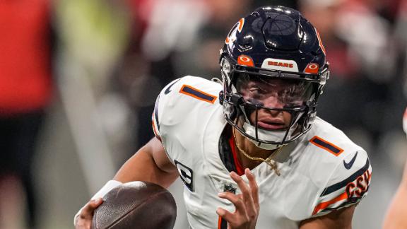 Chicago Bears game today: Ready or not, QB Justin Fields started against  Cleveland Browns - ABC7 Chicago