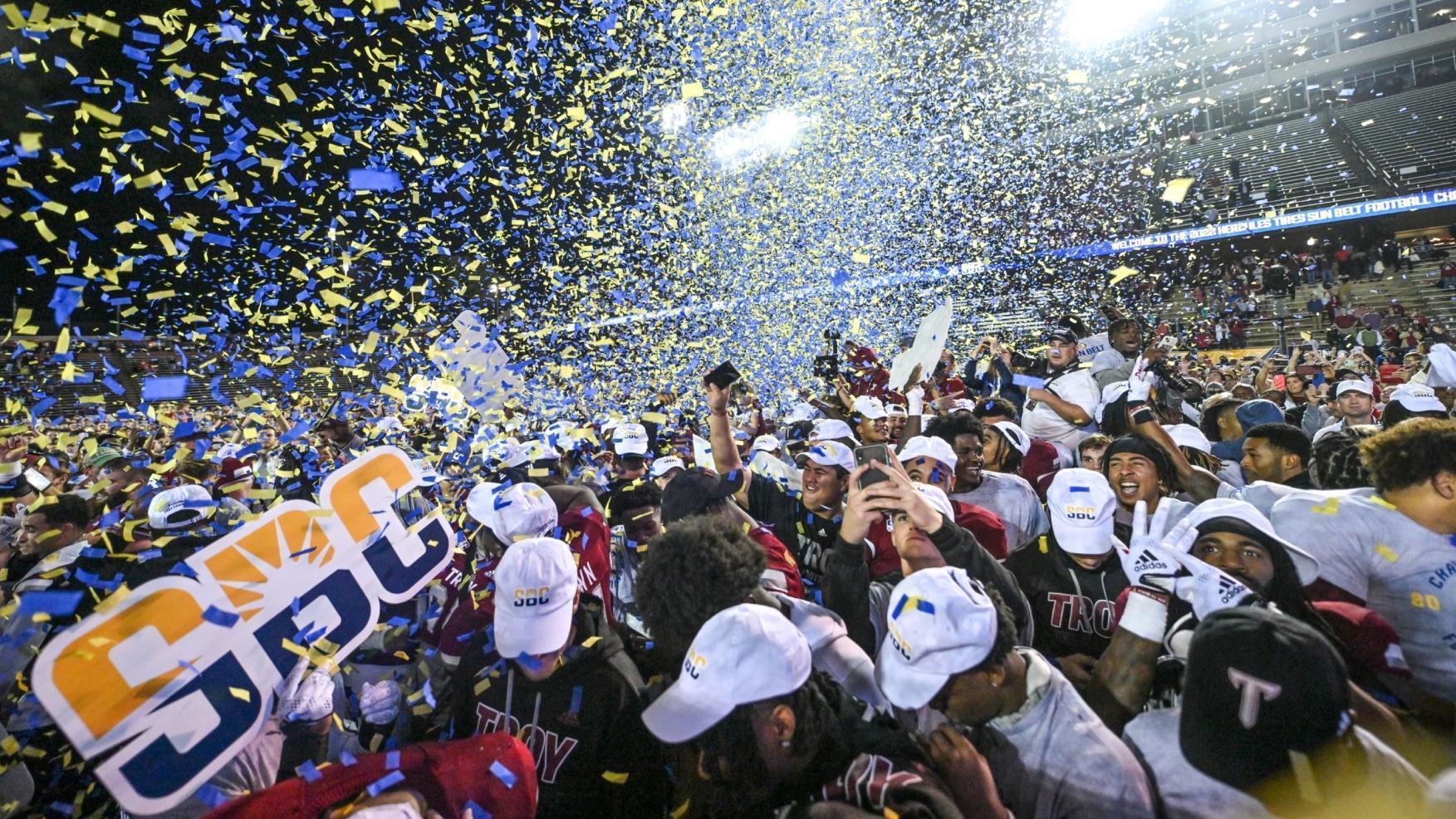 Baseball Wins Sun Belt Championship with 6-2 Victory Sunday