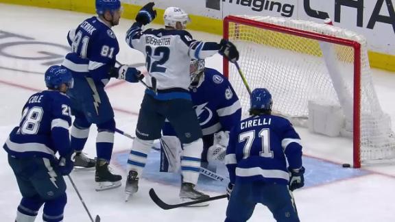 Neiderreiter, Barron score in 2nd, Jets beat Lightning 3-2