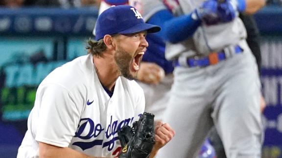 Clayton Kershaw notches 200th win in style