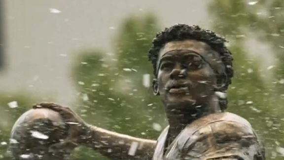 OU unveils Kyler Murray statue in event before spring football game