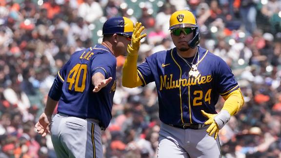 William Contreras caps 3-run 7th with winning RBI in Brewers' 3-2
