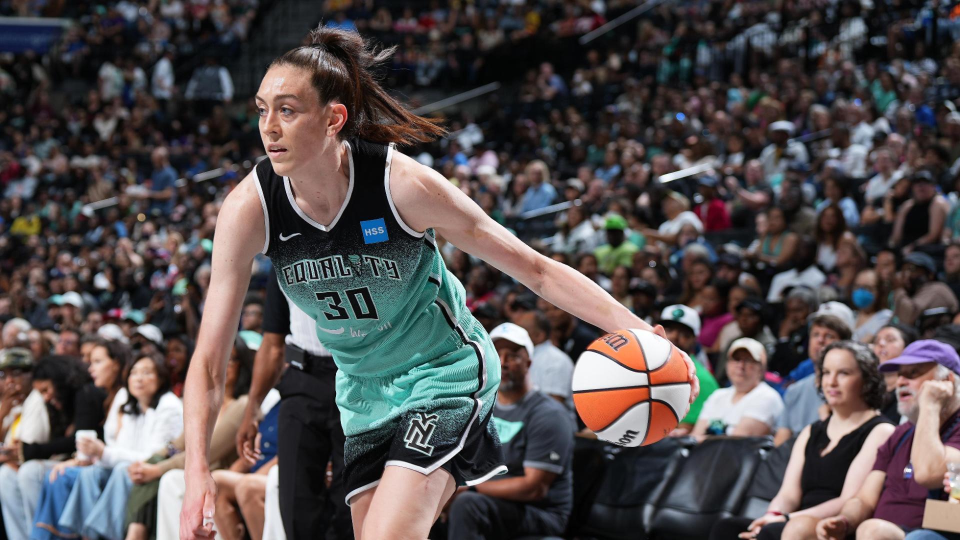 Breanna Stewart scores 25 and grabs 9 boards; Liberty beat Sparks