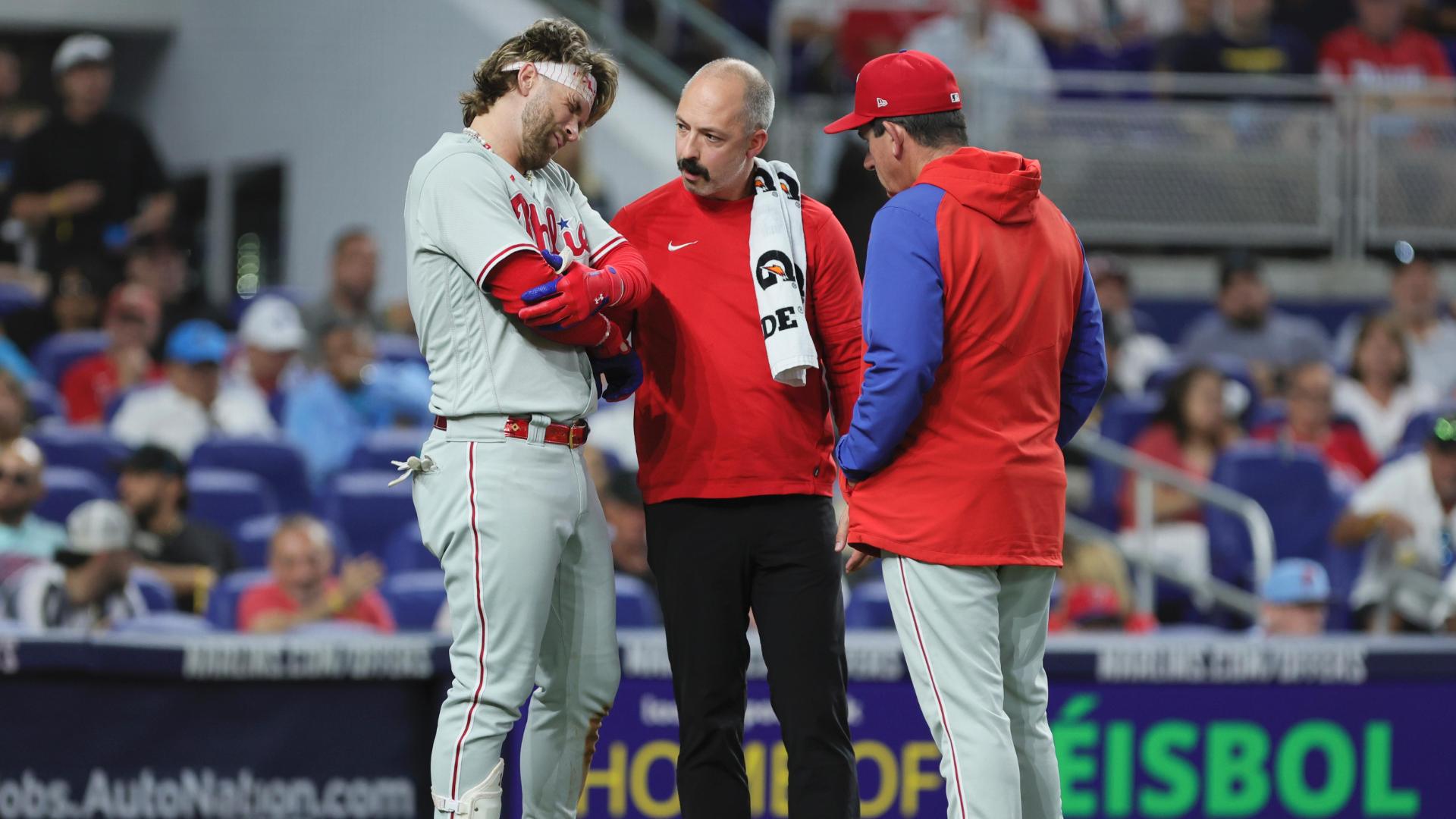 Bryce Harper injury update: Phillies DH leaves after getting hit