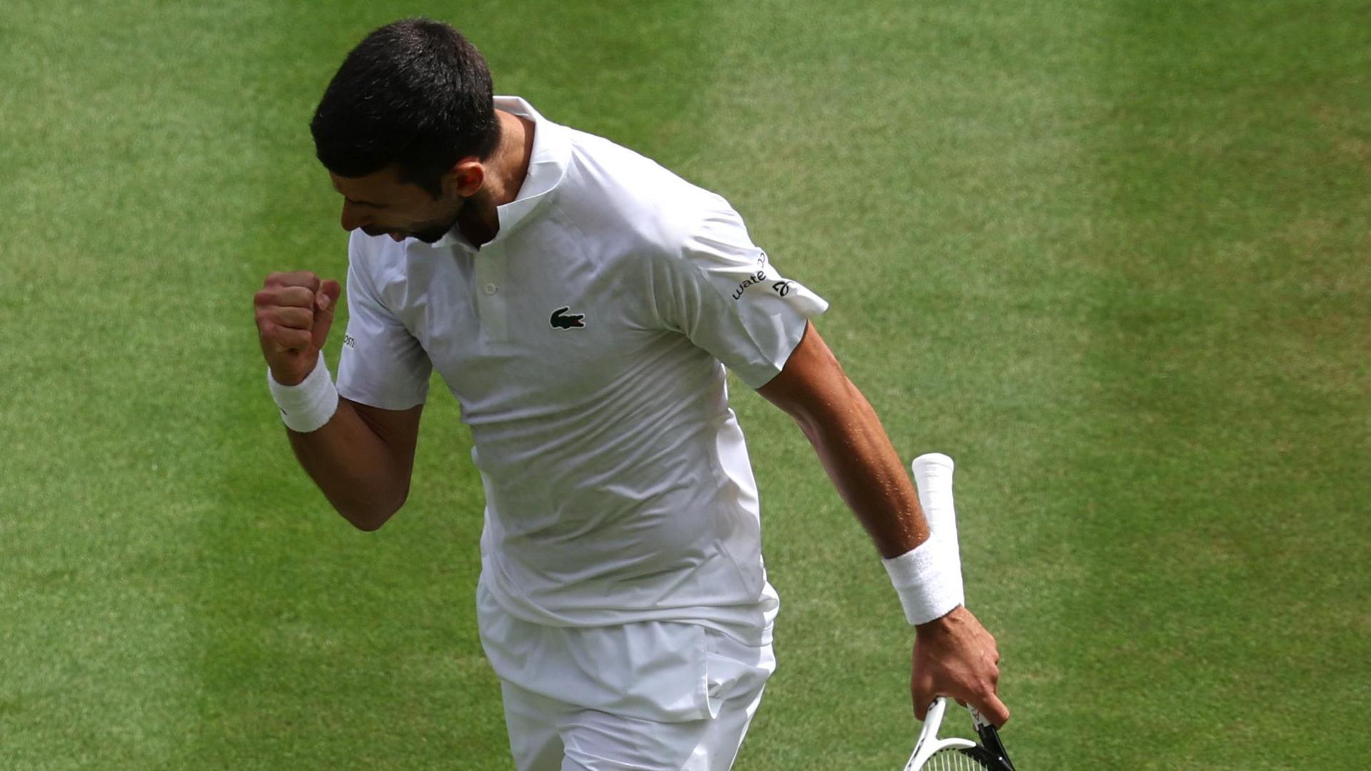 Djokovic takes the first set 6-1 in Wimbledon final