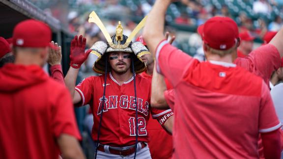 Ohtani throws 1st MLB shutout, hits 2 HRs as Angels sweep Tigers after team  says he's staying