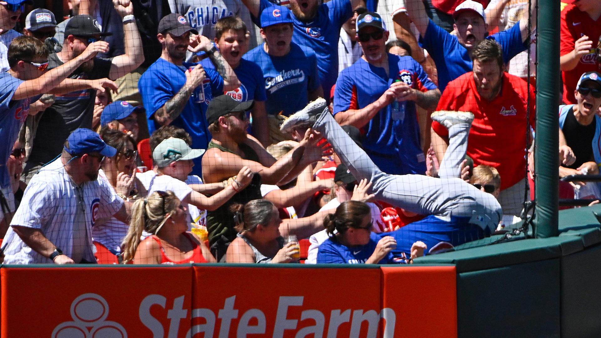 Nolan Arenado makes incredible diving catch into stands