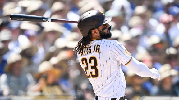 Betts' grand slam caps 8-run 4th inning as the Dodgers stun the Padres 13-7