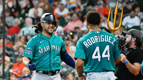 Suárez hits two-run homer as Mariners hold on for 7-6 win over Astros to  complete series sweep - ABC13 Houston