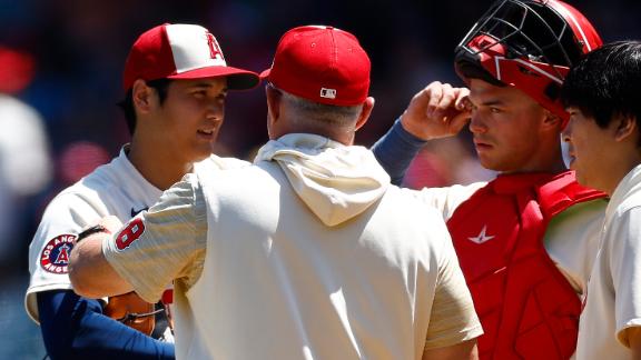 Shohei Ohtani's agent says the star plans to continue as a pitcher and  hitter after his elbow heals - ABC News