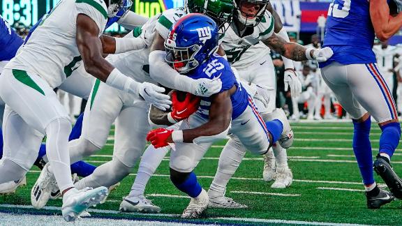 Aaron Rodgers throws a TD pass in his brief preseason debut as Jets beat Giants  32-24