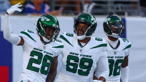 Aaron Rodgers throws a TD pass in his brief preseason debut as Jets beat  Giants 32-24