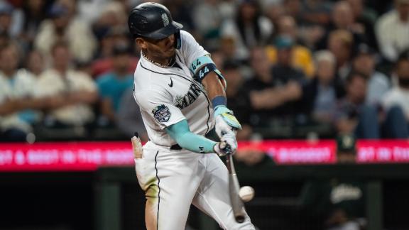 Julio Rodriguez hits an absolute scorcher down the line to extend the M's  lead to 3-0 in the 4th : r/baseball