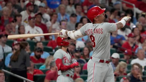 Walker's tiebreaking homer in 8th inning helps Cardinals beat Phillies 6-5
