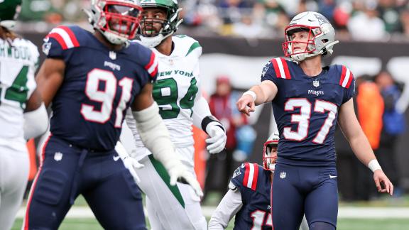 Patriots beat Jets 15-10 to extend their winning streak to 15