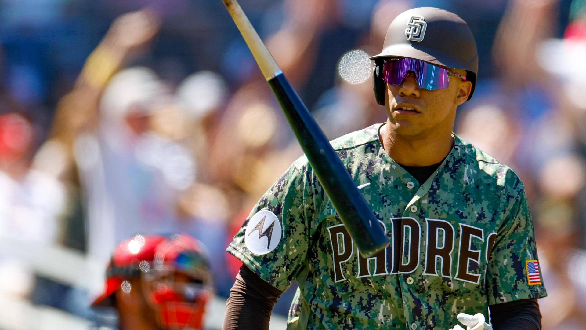 Manny Machado Wears Air Jordans Before San Diego Padres Playoff