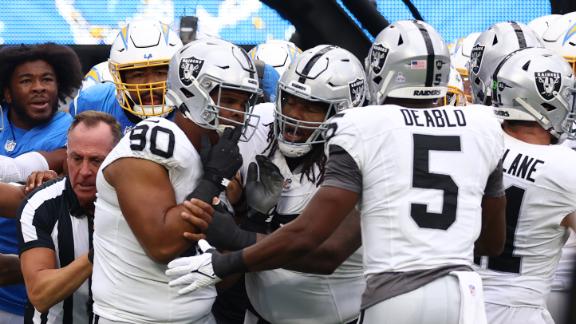 Khalil Mack's 6 sacks, Justin Herbert's 3 touchdowns propel Chargers to  24-17 win over Raiders