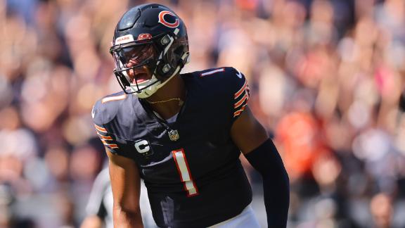 Week 4 updates: Chicago Bears lead Denver Broncos 21-7 at halftime behind  Justin Fields' 16-of-17, 3-TD performance