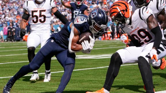 Henry runs for TD, throws for score as Titans rout Burrow, Bengals 27-3