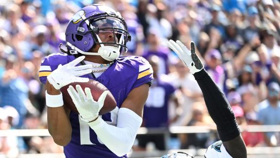 ESPN Stats & Info] Vikings WR Justin Jefferson enters Thursday's game vs  Philadelphia 25 rec yds short of 5,000 in his career. If he reaches that  mark in this game, he would