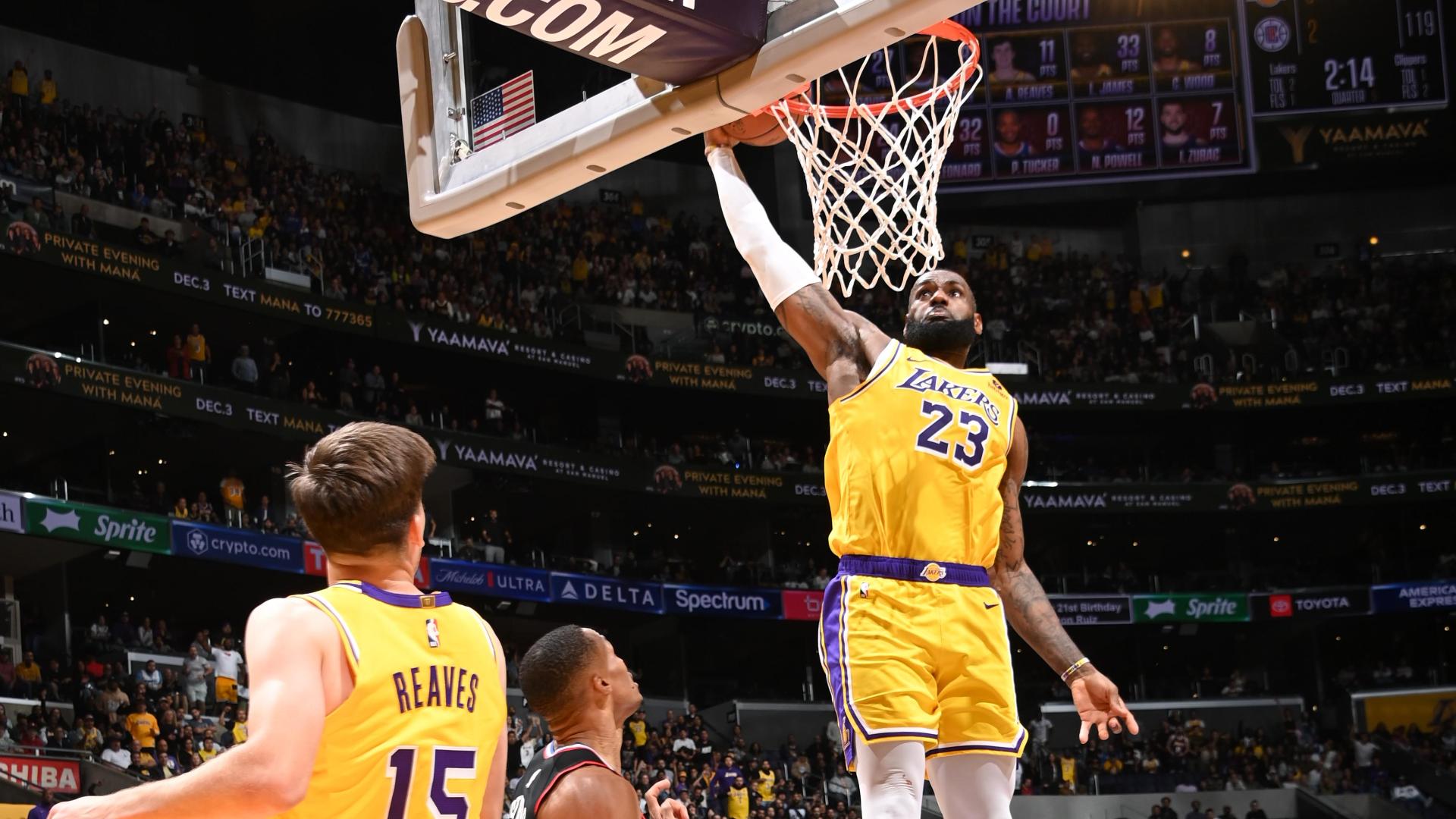 Saúl 'Canelo' Álvarez asiste al Clippers vs. Lakers - ESPN