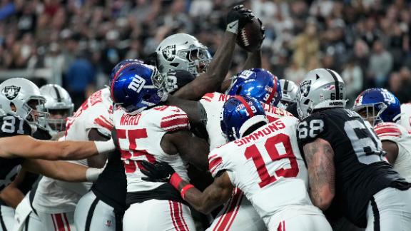 Raiders roll past Giants 30-6 to give Antonio Pierce a win in his