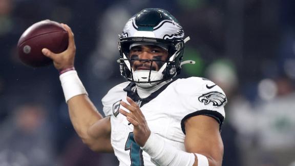 Jalen Hurts anota três touchdowns e lidera Philadelphia Eagles a