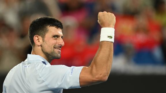 Novak Djokovic dominates Adrian Mannarino to reach quarterfinals