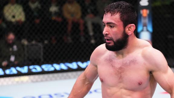 Loik Radzhabov drops Abdul-Kareem Al-Selwady for a win by KO