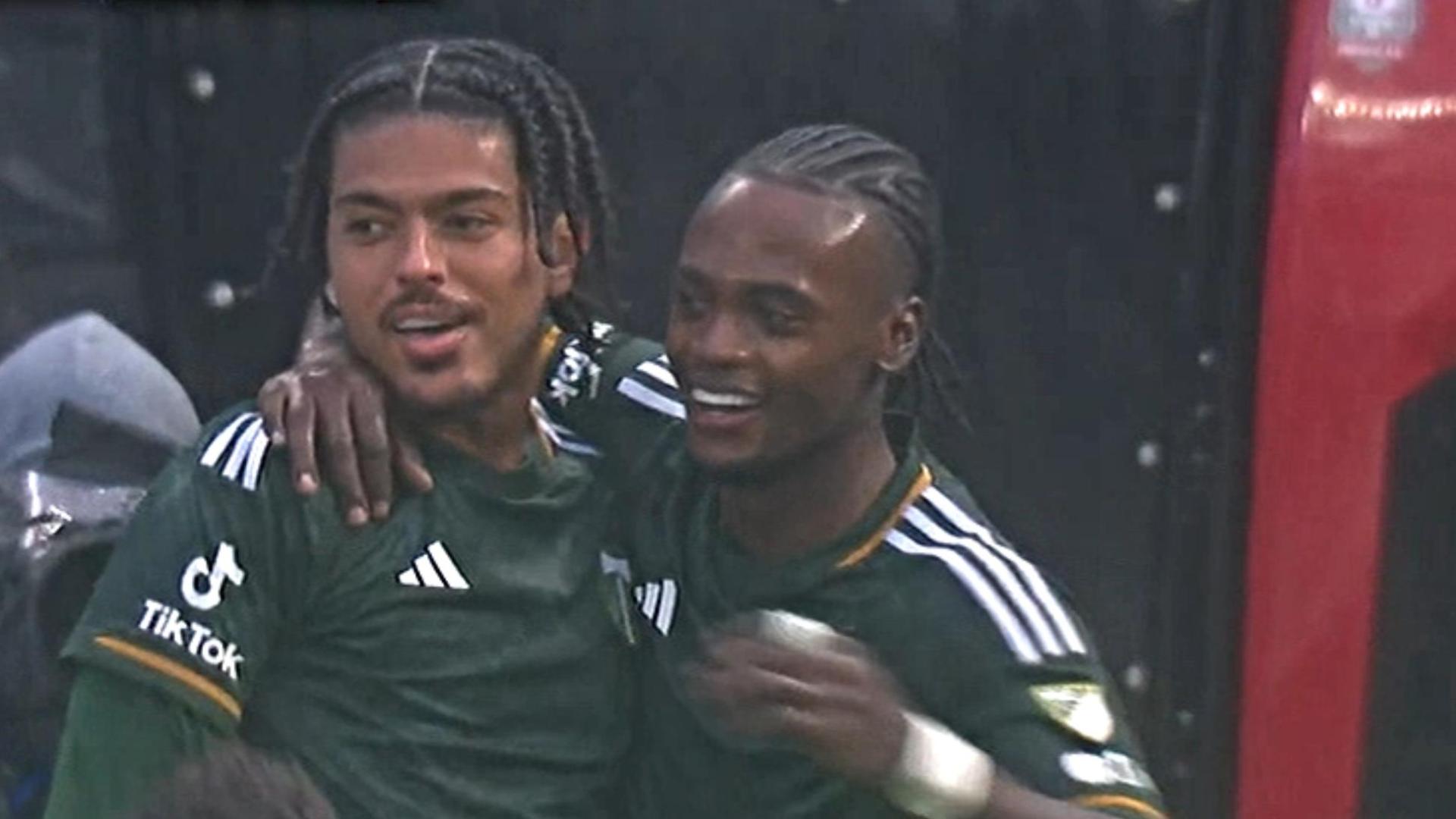 Evander scores stunning 97th minute winner for Timbers