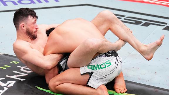 Julian Erosa uses a first-round submission to take a win over Ricardo Ramos